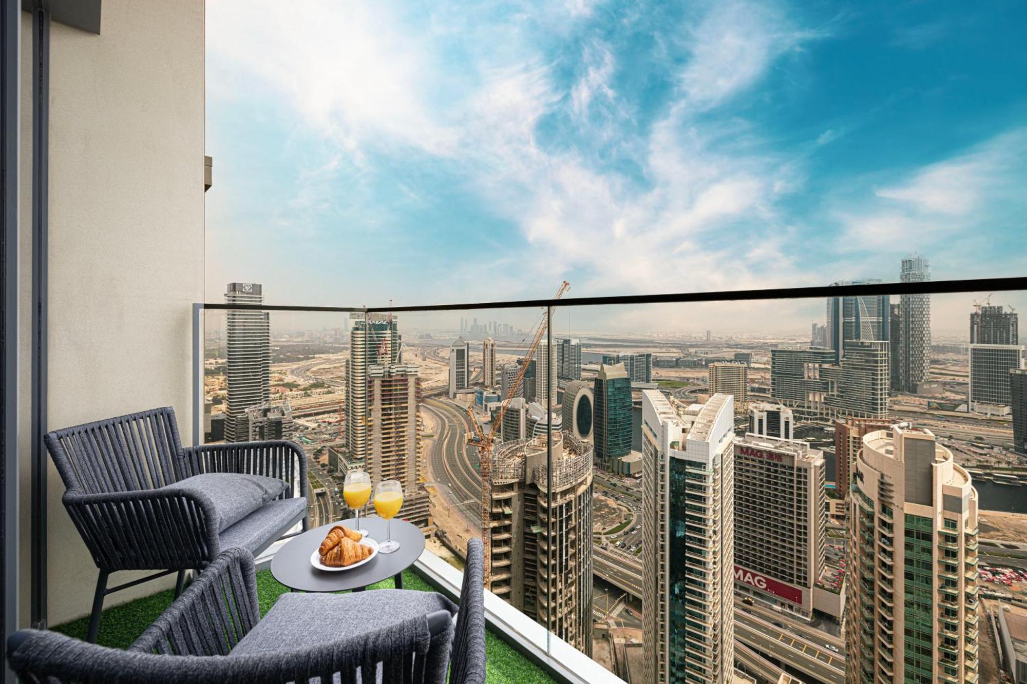 Smartstay At Burj Royale - Full Burj Khalifa View - Brand New Luxury Apartments Dubái Exterior foto