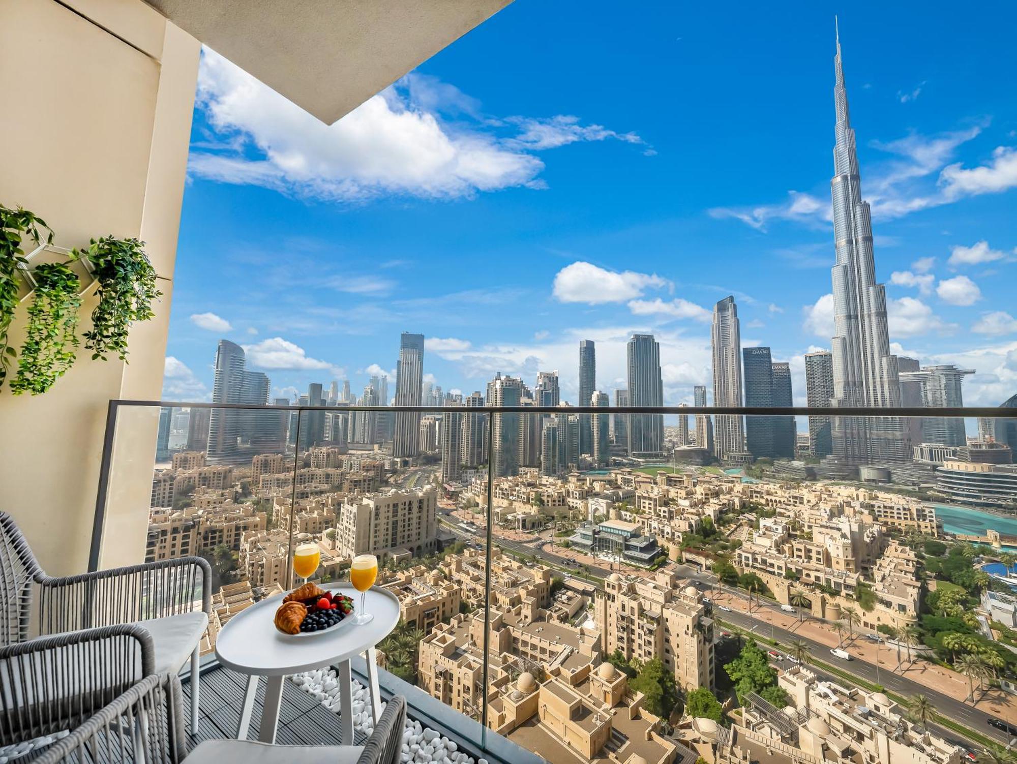 Smartstay At Burj Royale - Full Burj Khalifa View - Brand New Luxury Apartments Dubái Exterior foto